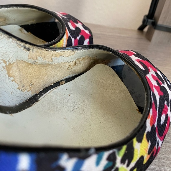 Nine West Rainbow Leopard Print Peep Toe Pumps / Heels - Picture 7 of 15